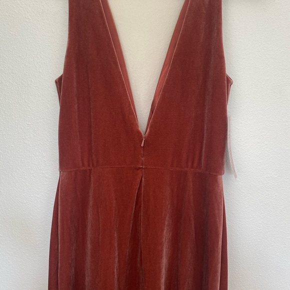 Bridesmaid’s or bridal party Gown. Brand new, never worn. - Picture 2 of 4